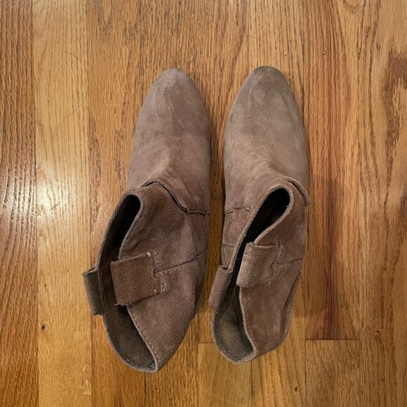 Vince Camuto Tan Booties - Picture 2 of 7